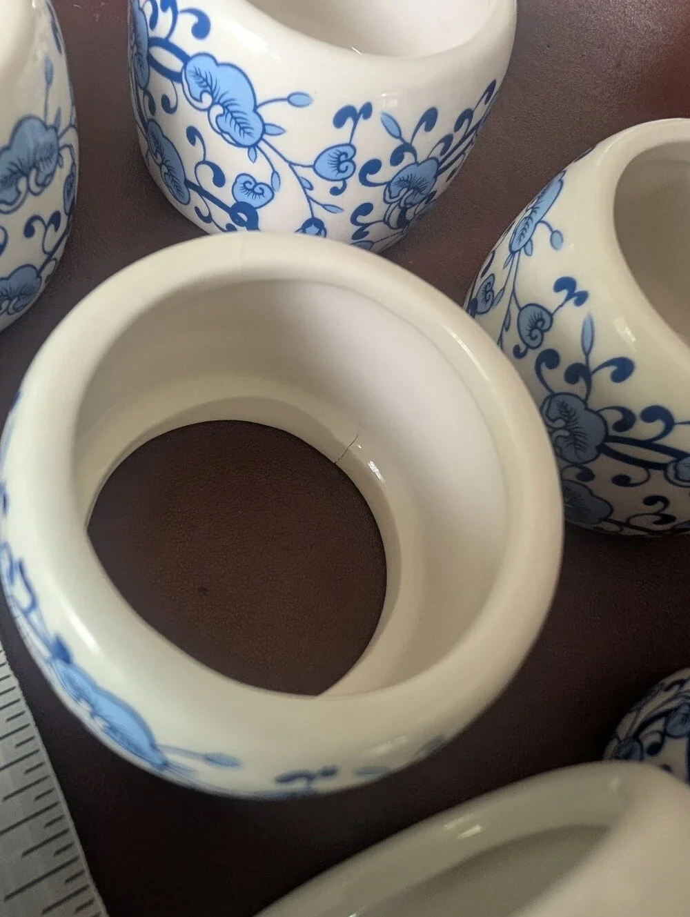 Set of 8 Blue & White Porcelain Floral Napkin Rings Chinoiserie Table Decor